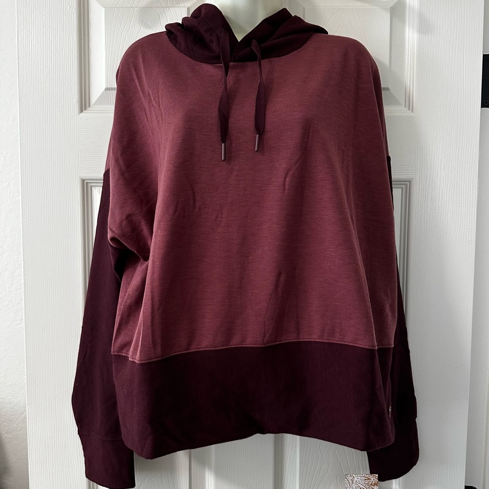 NWT maroon color block Sendara hoodie size XL